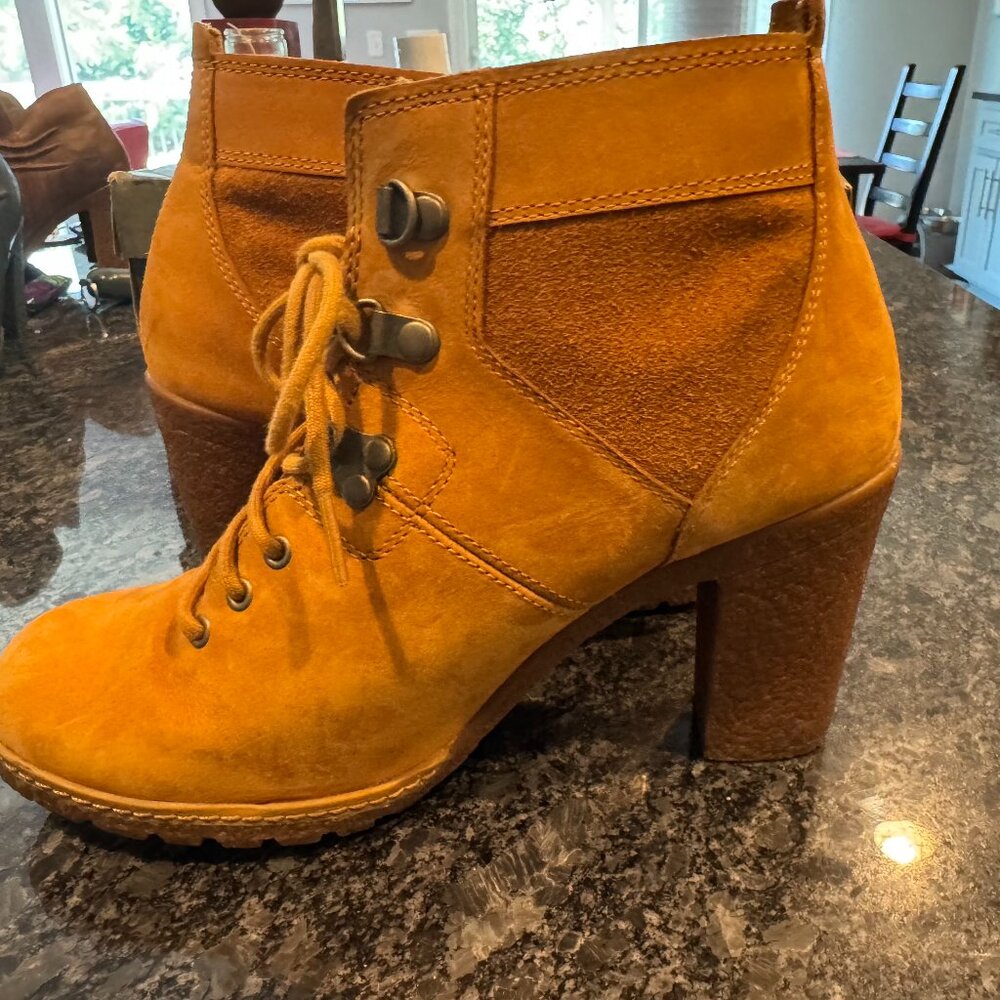 Size 8  - Timberland Glancy Field Ankle Boots